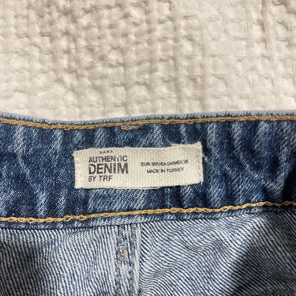 Zara high waisted jean shorts - Picture 2 of 3